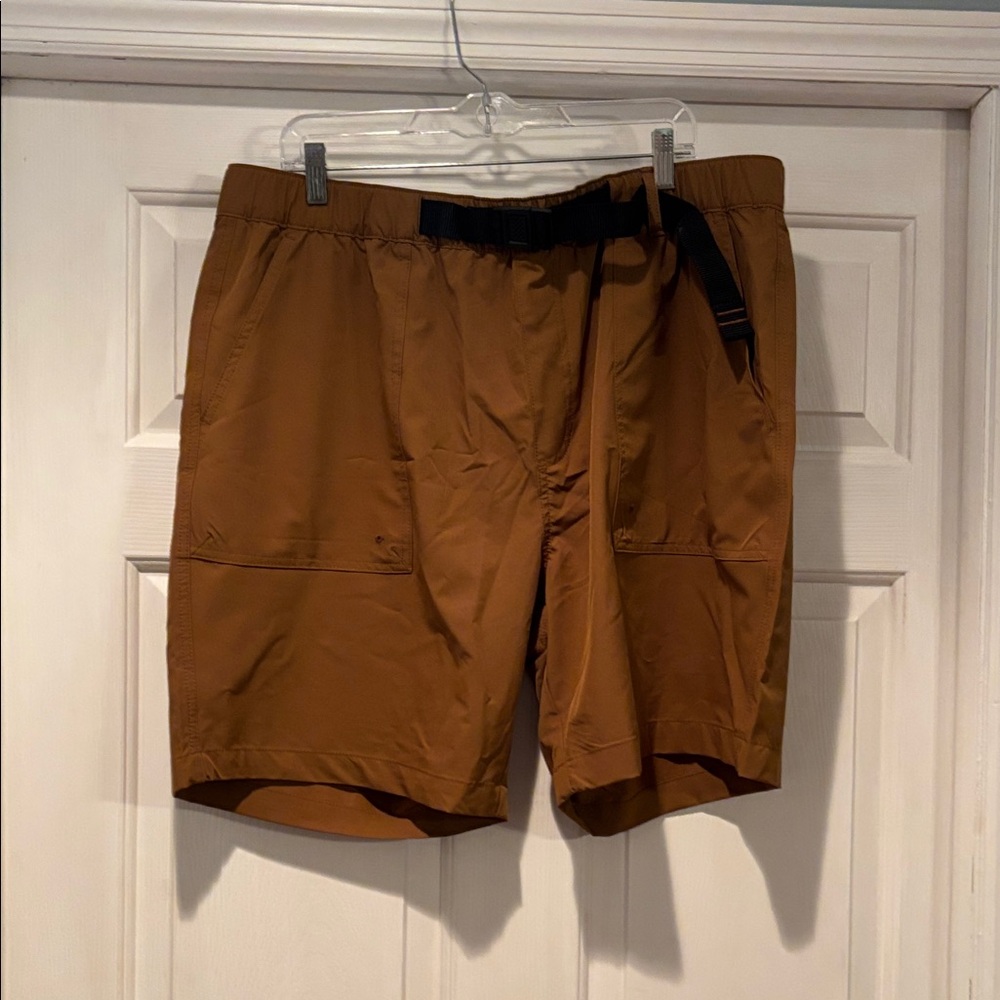 Men's Tan Shorts.  Quick Dry